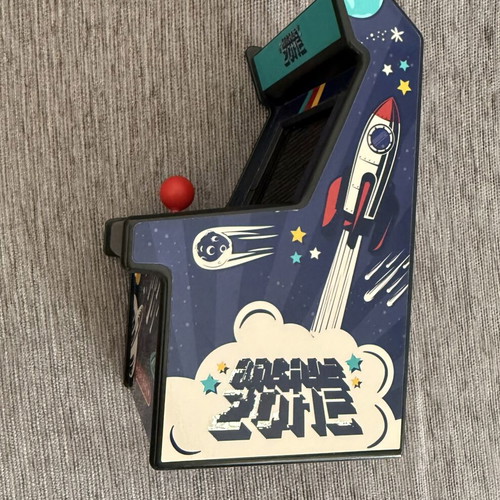 Mini arcade machine Legami Milano used with 240 mini games