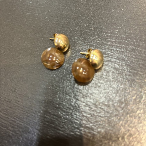 Earrings with golden metal sphere and brown amber effect stone like new
