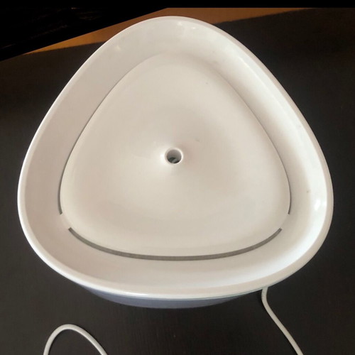 Automatic pet water fountain for cats and dogs