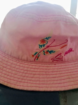Barbie hat 54cm like new, pink, children's round