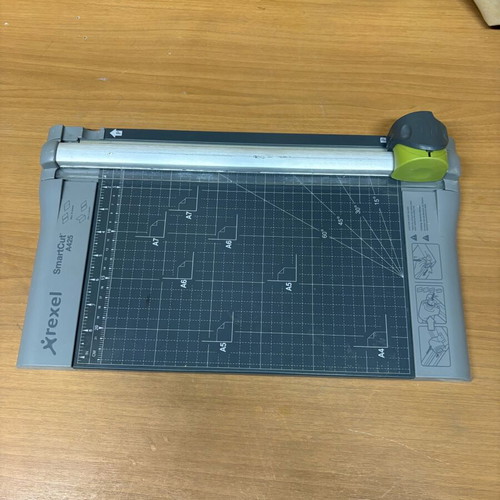Rexel SmartCut A425pro cutting machine like new, professional