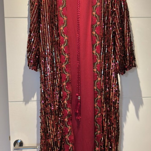 Lily Rose coat like new, size Medium, burgundy with gold