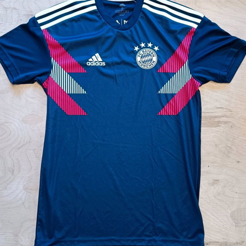 Pre-match Bayern Munich Adidas training jersey 2018 used, size S