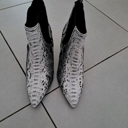 Exe snake print ankle boots white - black like new, size 40