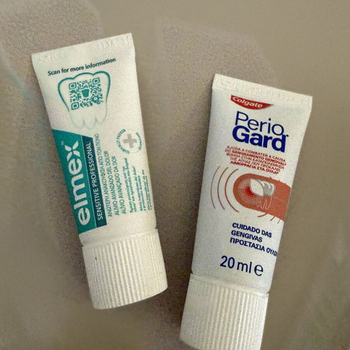 Dental kit με οδοντόκρεμες και προϊόντα καθαρισμού δοντιών καινούργιο