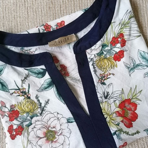 Lavish blouse XXL new, white and blue, made in Italy