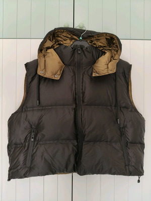 Αμάνικο μπουφάν Ζάρα καινούργιο, μέγεθος L, μαύρο με κουκούλα