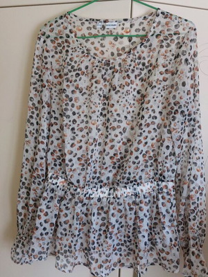 Women's blouse with animal print leopard like new, size XL