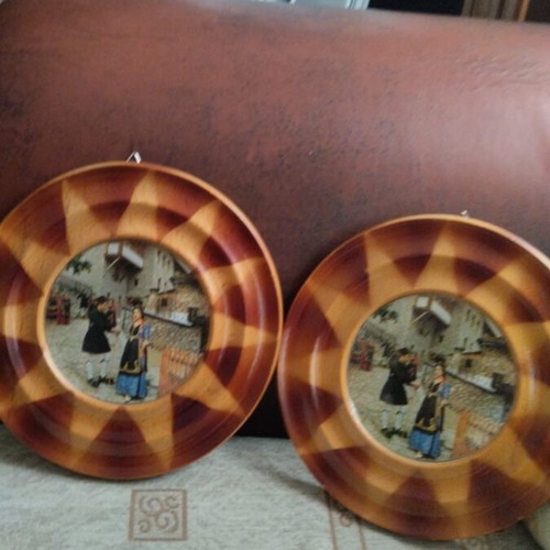 Metsovitika cadrakia set of two like new