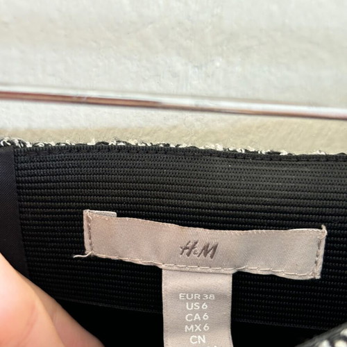 Mini skirt H&M black and white size 38 like new
