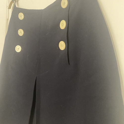 High-waisted women's office skirt with decorative buttons, pleats, like new, blue