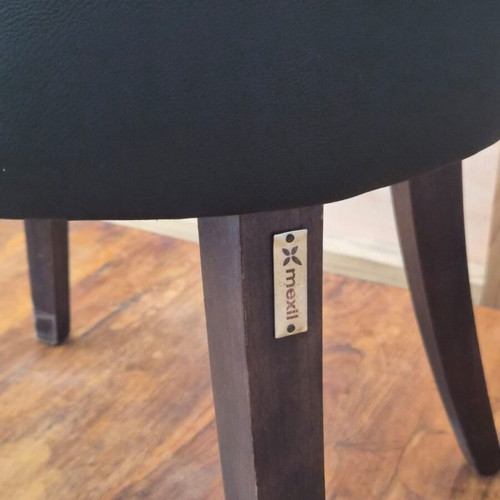 Mexil leather chairs set of 4 like new, black with wooden legs