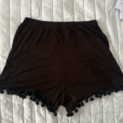 Boohoo shorts size 38 like new, black