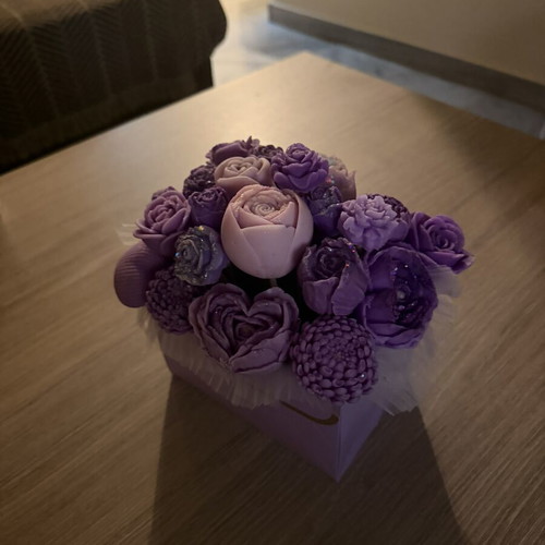 Decorative candles new with pleasant scent in various sizes