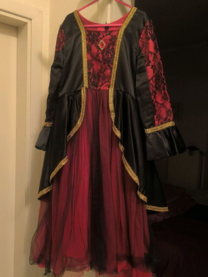 Witch carnival costume for 7 years old like new, red-black Shein