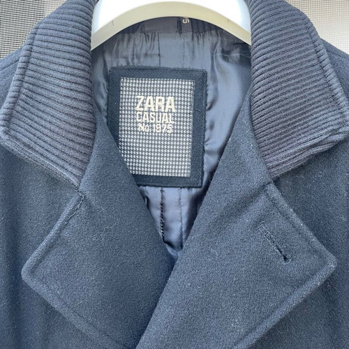 Zara coat used, black, medium size, wool blend