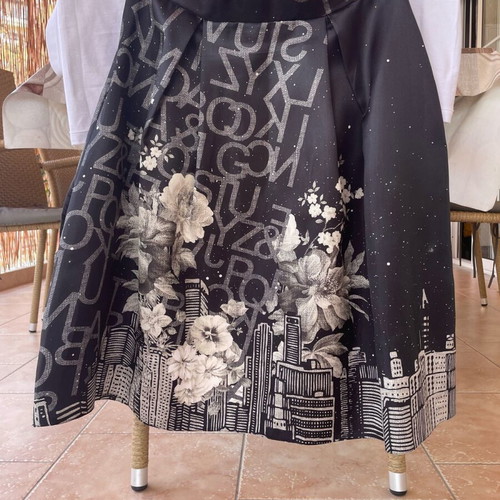 Airport skirt lightly worn, size L, black