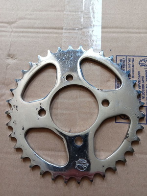 Γρανάζι Shark πίσω 36δ μεταχειρισμένο για Honda Astrea Grand, Supra, GLX, C50