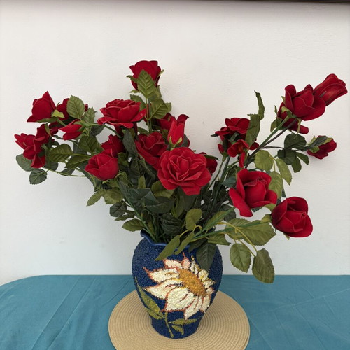 Vase with red roses like new