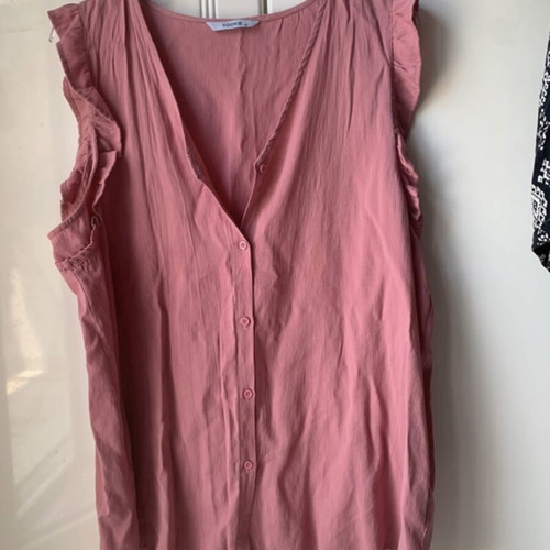 Yookie sleeveless blouse with ruffles XXL like new, pink-salmon
