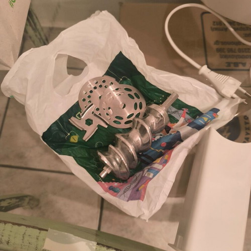 Electric device for cookies and minced meat like new with accessories