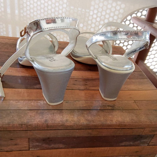 Silver sandals like new, size 36, 6cm heel