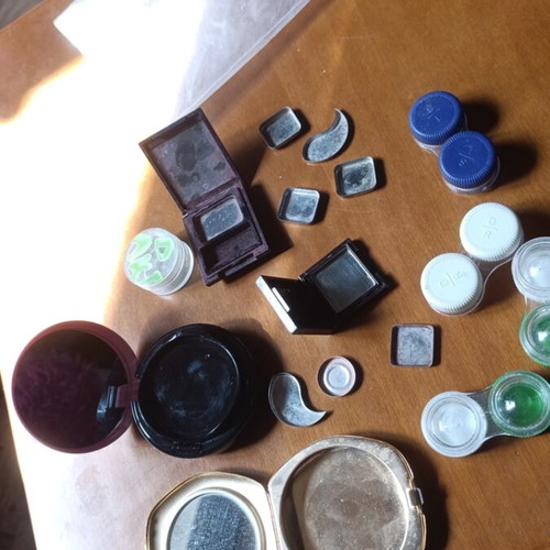 Empty containers for cosmetic samples used, pack of 16