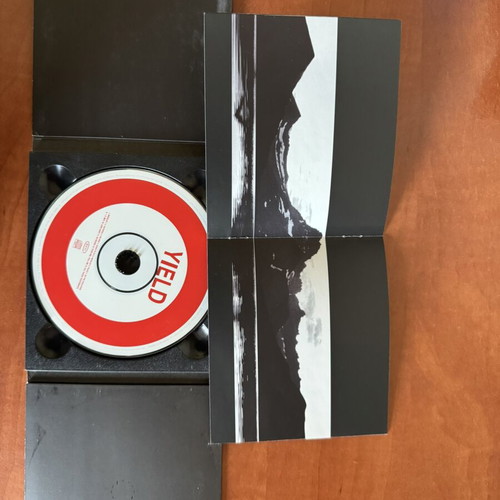 Pearl Jam Yield CD like new, rock