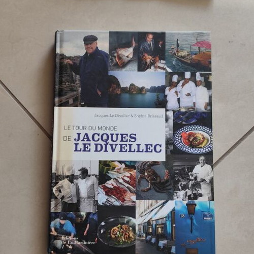 Le Tour Du Monde cooking book by Jacques Le Divellec like new, French