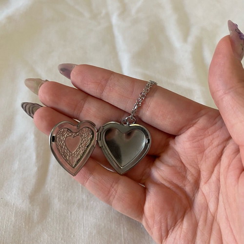 Steel locket pendant that opens new, silver color