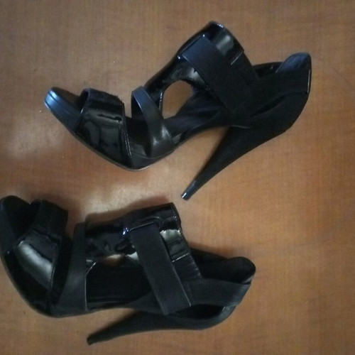 Peptoe high-heeled Aldo black shoes from patent leather and suede like new, size 37
