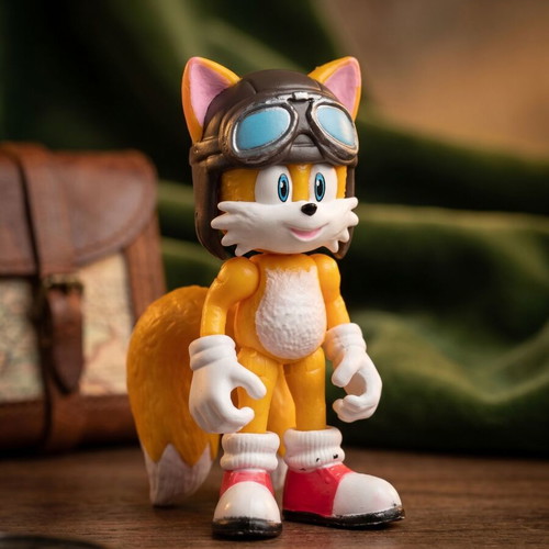 Tails Sonic the Hedgehog collectible figure like new, aviator style