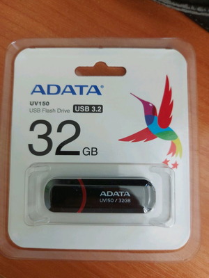 Флаш памет ADATA 32 гига байта нова