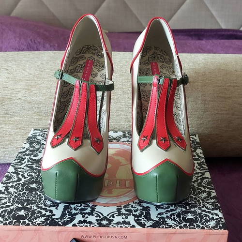 Bordello collectible pumps size 40, army theme costume