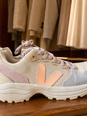 Veja Venturi VC Suede αθλητικά Νο37 σαν καινούργιο, μπεζ ροδακινί