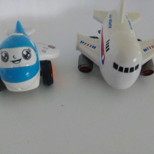 Children's airplanes used, pack of two