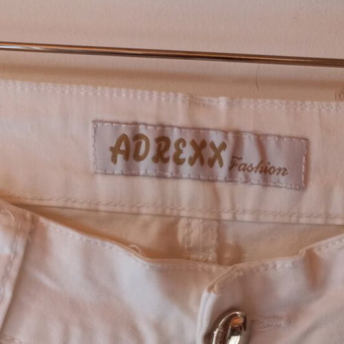 Women's slim bermuda shorts XS like new, white