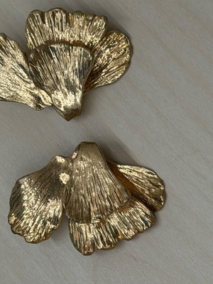 Zara earrings like new, gold tone