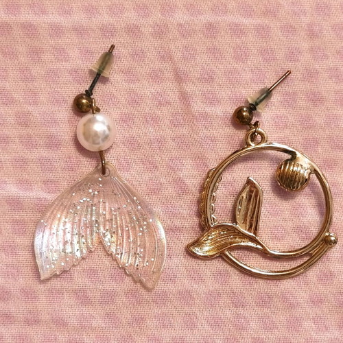 Mermaid Tail Earrings used with pearls, blue and gold