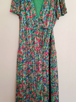 Grace & Mila floral midi wrap dress Large, like new