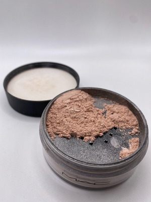 Mac Cosmetics Loose Powder Silver Dusk like new with shimmer