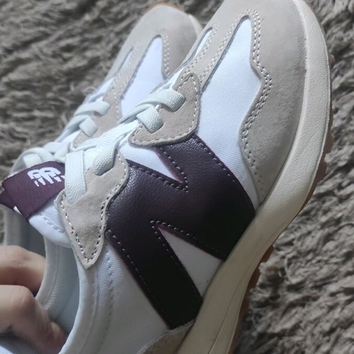 New Balance athletic shoes like new, size 37