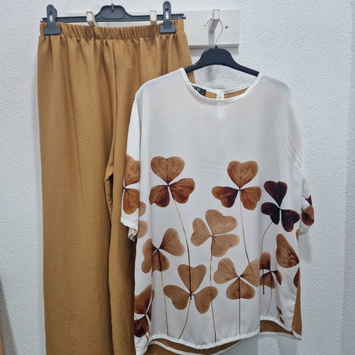 Women's 2-Piece Set Camel Wide-Leg Trousers and White Clover Print Top Size 42