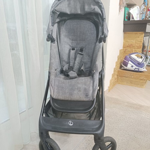 Stokke Beat stroller like new, lightweight and compact urban design