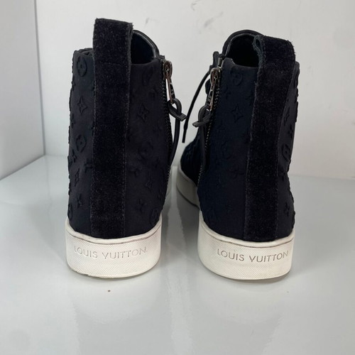 Louis Vuitton Black Sneakers size 38.5 like new