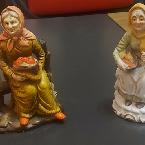 Porcelain figurines vintage, like new, set of 2