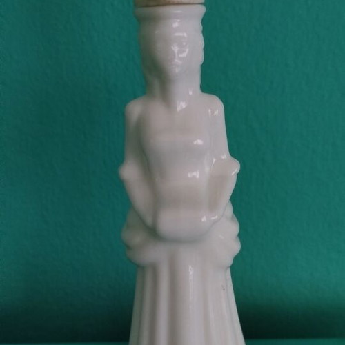 Avon Victorian Lady opaline bottle like new