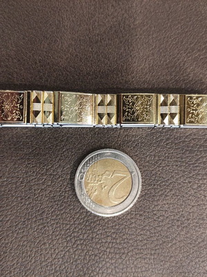 Women's magnetic bracelet