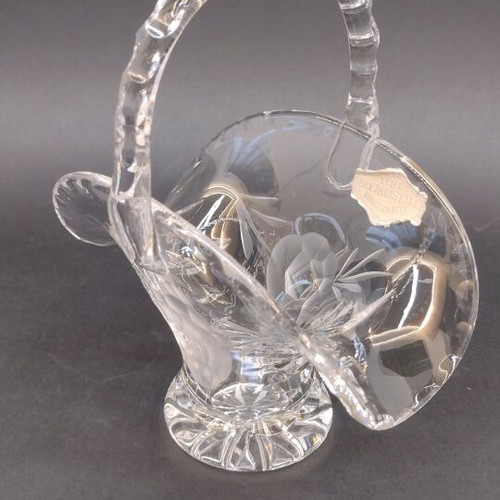 Small crystal decorative basket like new