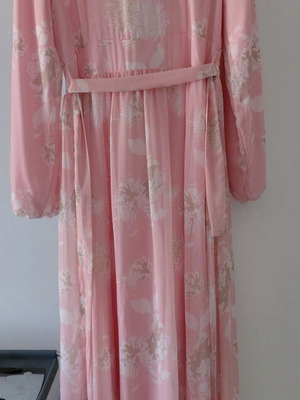 Women's dress pink size 40 like new